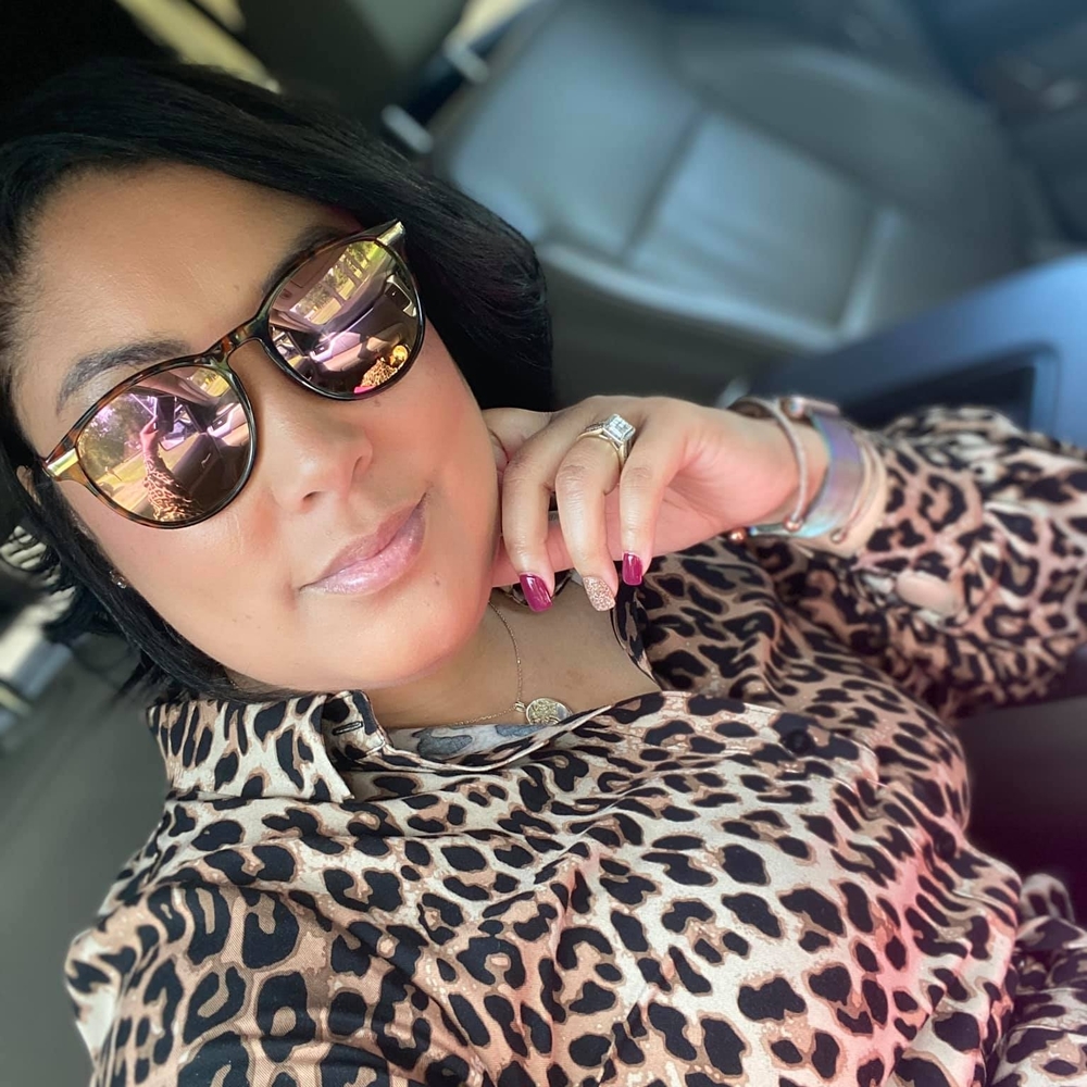 Meet your Posher, Dee